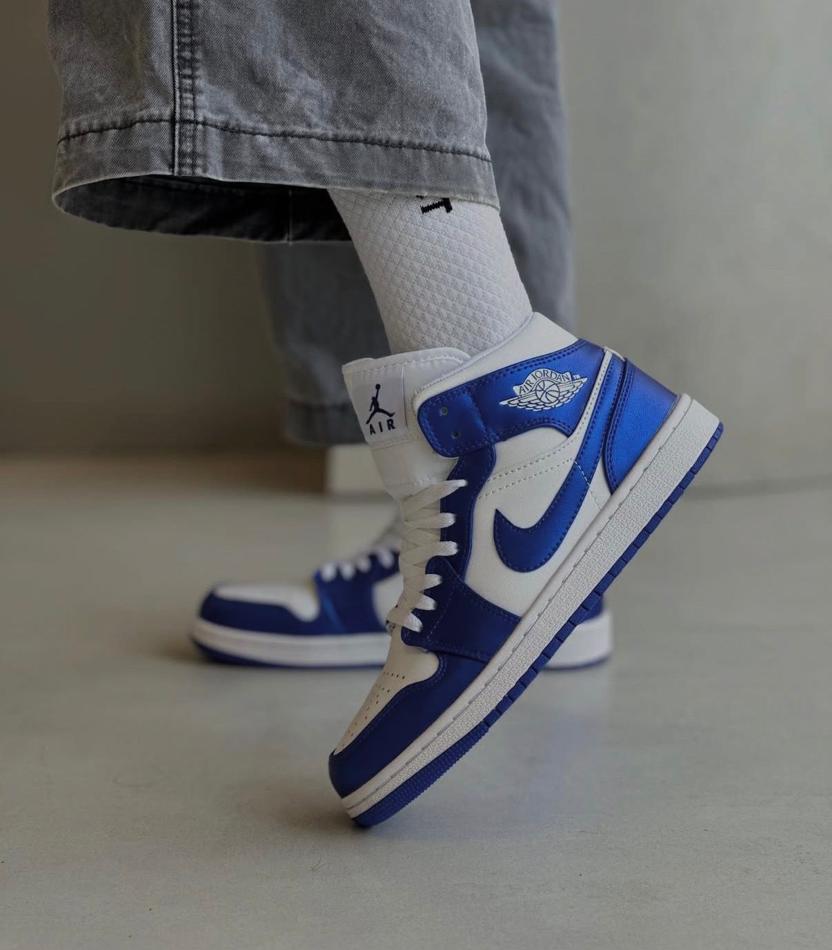 AIR JORDANS RETRO 1 ROYAL BLUE